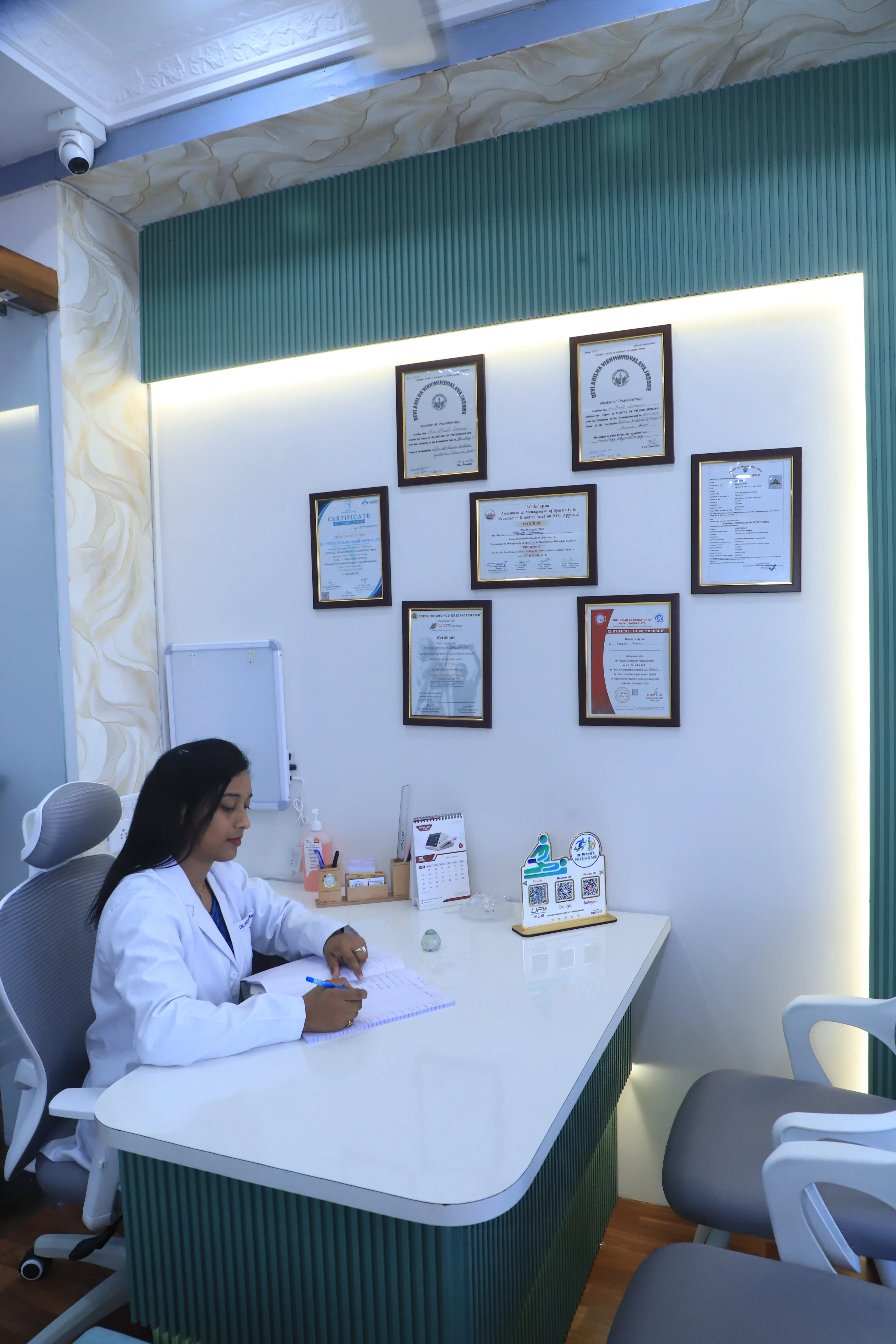 Private cabin 2 at Dr. Preeti's Physio Care, Indore